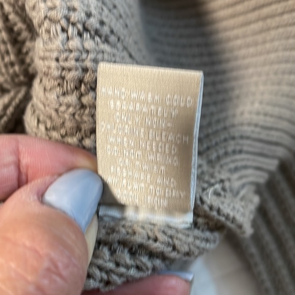 Sweater - Picture 8 of 8